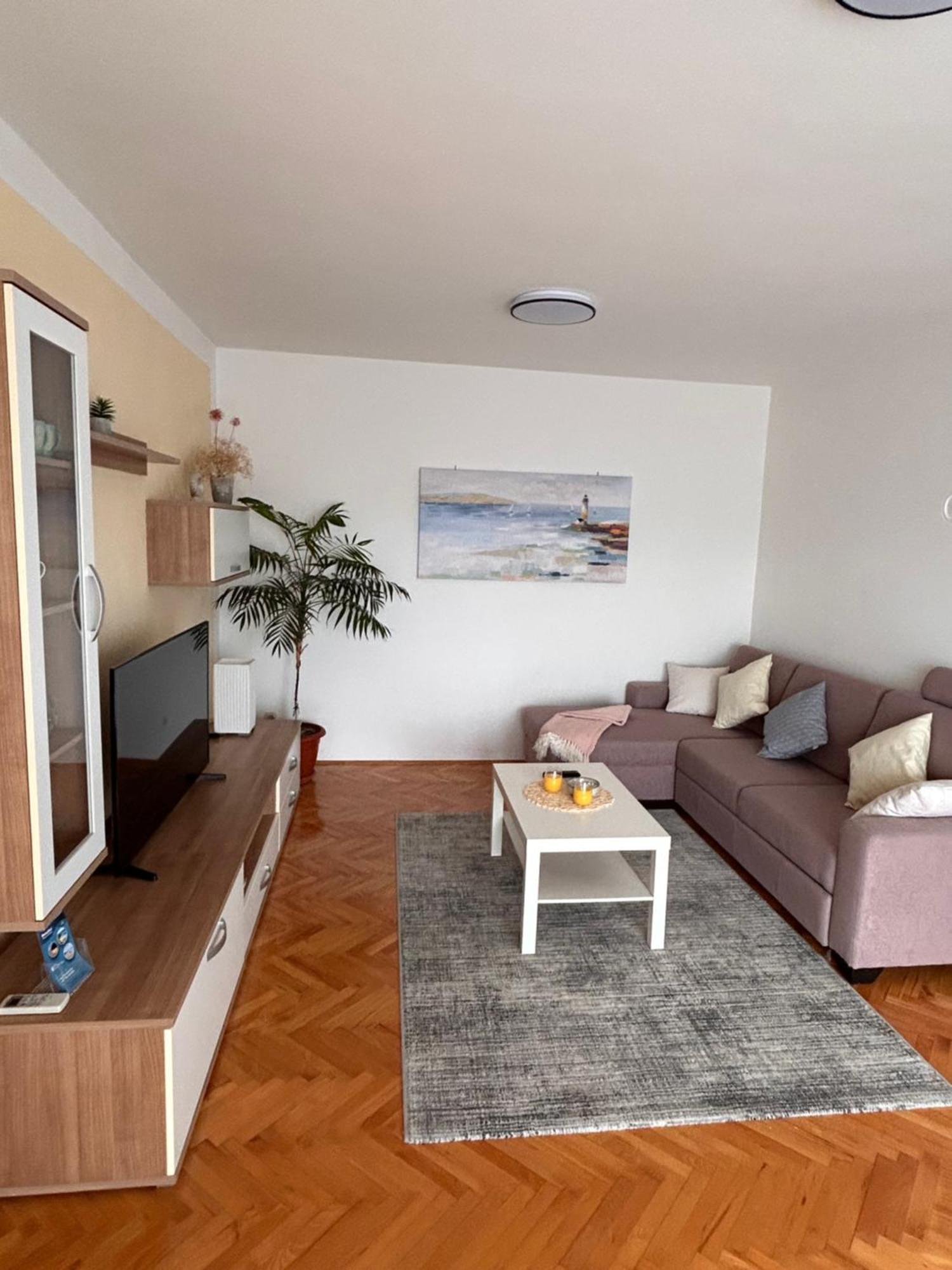 Apartments Marina Sveti Filip i Jakov Eksteriør billede