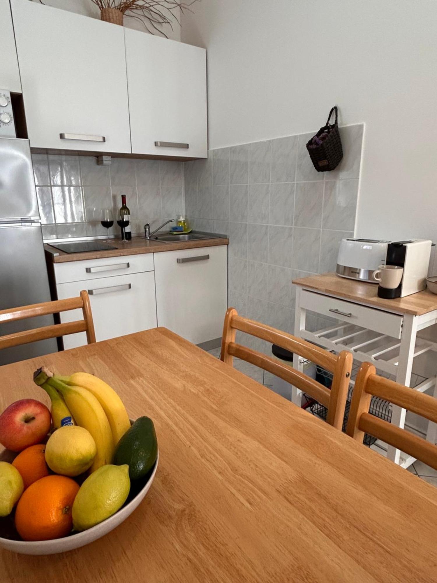 Apartments Marina Sveti Filip i Jakov Eksteriør billede