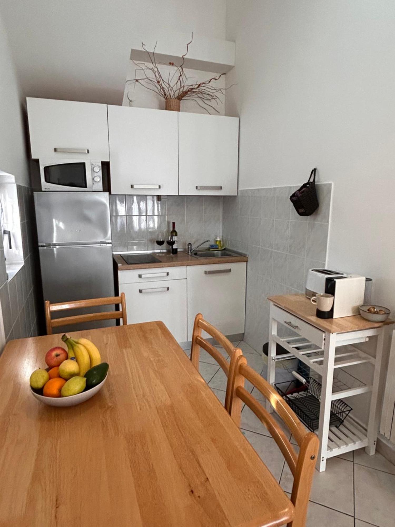 Apartments Marina Sveti Filip i Jakov Eksteriør billede