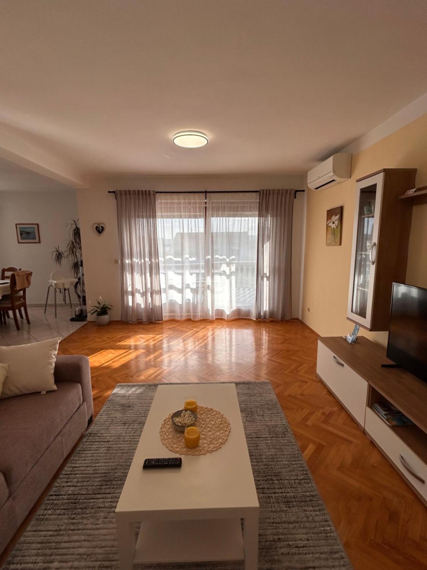 Apartments Marina Sveti Filip i Jakov Eksteriør billede